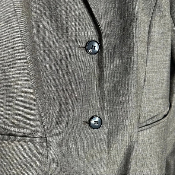 Lafayette 148 New York Wool Blend Two Button Blazer Size 4 - Picture 3 of 10